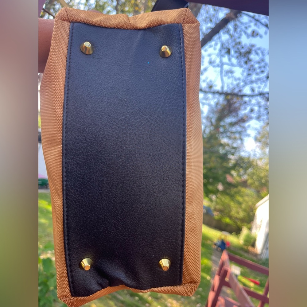 Braciano Gold Tote with Leopard Print Lining - Picture 8 of 16
